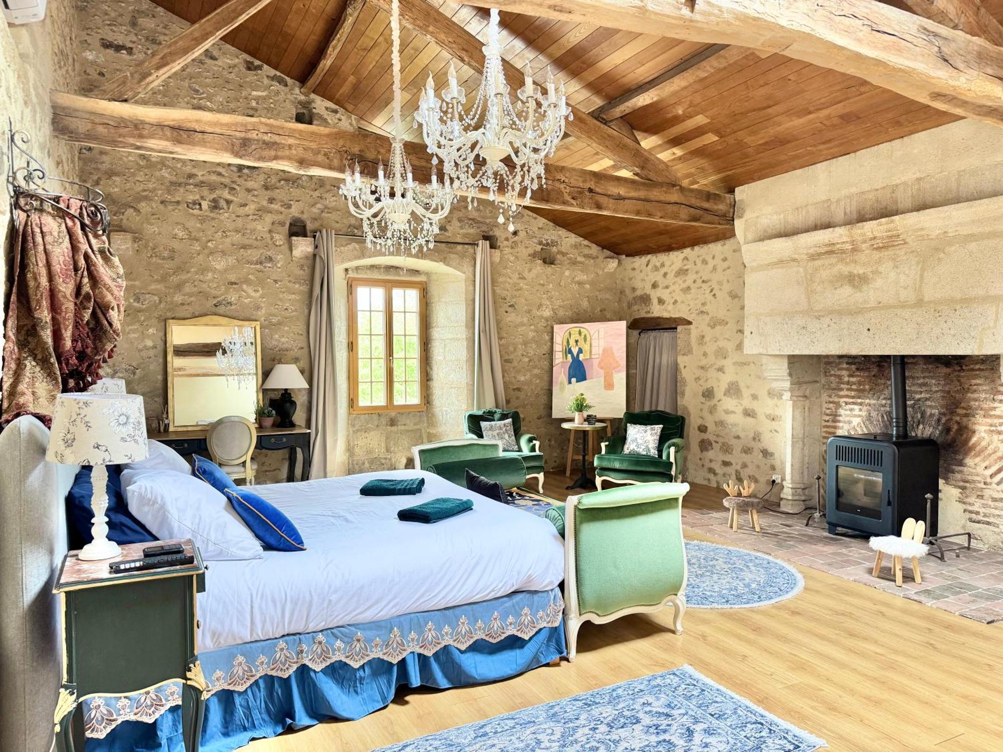 Manoir Medieval Art Deco - Logis Des 3 Artistes Sevremont Экстерьер фото