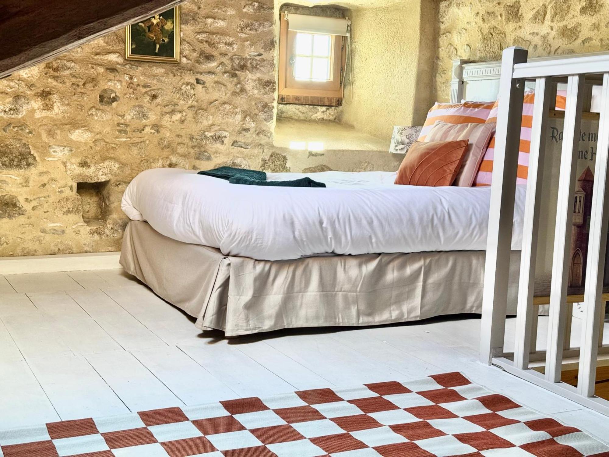 Manoir Medieval Art Deco - Logis Des 3 Artistes Sevremont Экстерьер фото
