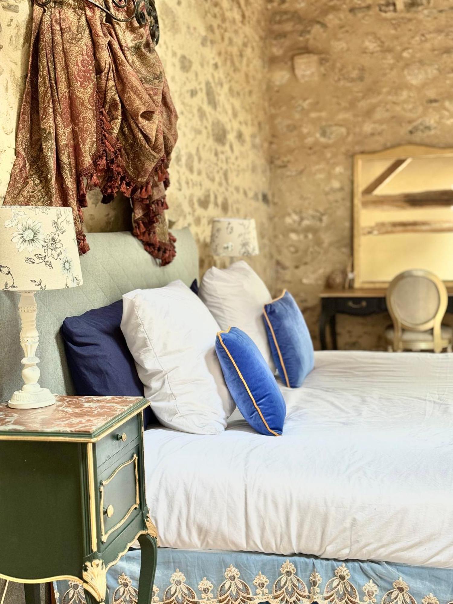 Manoir Medieval Art Deco - Logis Des 3 Artistes Sevremont Экстерьер фото